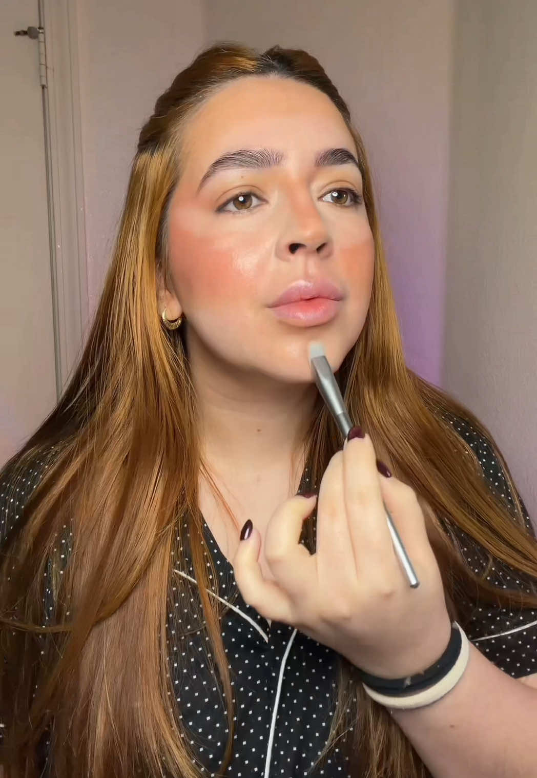 GRWM rapidín! 🫶🏼  Amores levántense y pónganse bonitas. Siempre las más, nunca las menos! 😝🤎  #latinastiktok #latinacontentcreator #maquillaje #grwm #paratii @Bobbi Brown @NARS Cosmetics @Rare Beauty @Kosas @MakeUpForEverUSA @LAWLESS Beauty @elfcosmetics @Maybelline NY @makeupbymario @Patrick Ta Beauty @Beauty Bakerie Makeup 