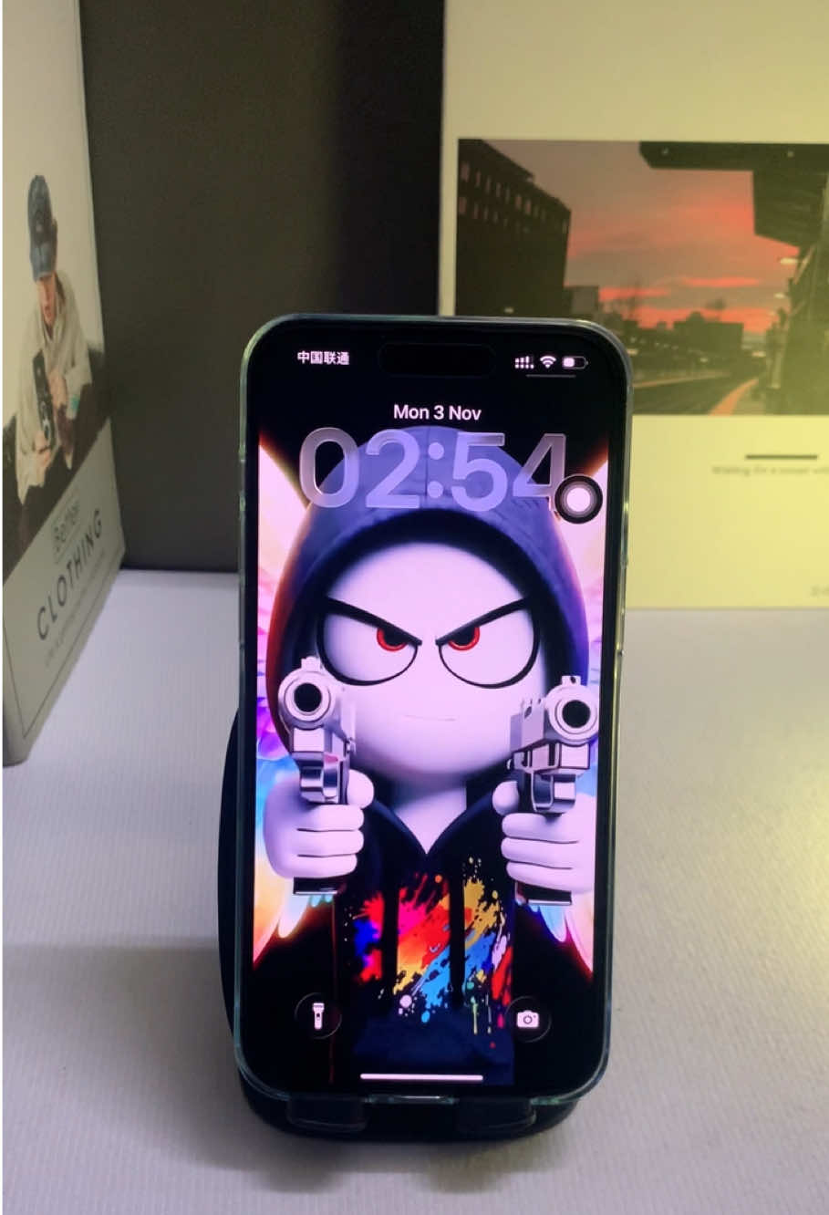 The same wallpaper in the lower left corner, you can download it and set it as your own phone wallpaper.AppleWallpaper 4kwallpaper#livewallpaper #dynamicwallpaper iphonewallpaper #capcutforus #capcut #capcutpioneer 