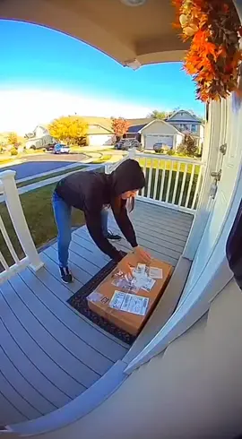 A girl steals a box and runs away, but she quickly learns her lesson. #funny #prank #fypシ #porchpiratecaught #PaintExplosion  @Caught You Cam @Caught You Cam 