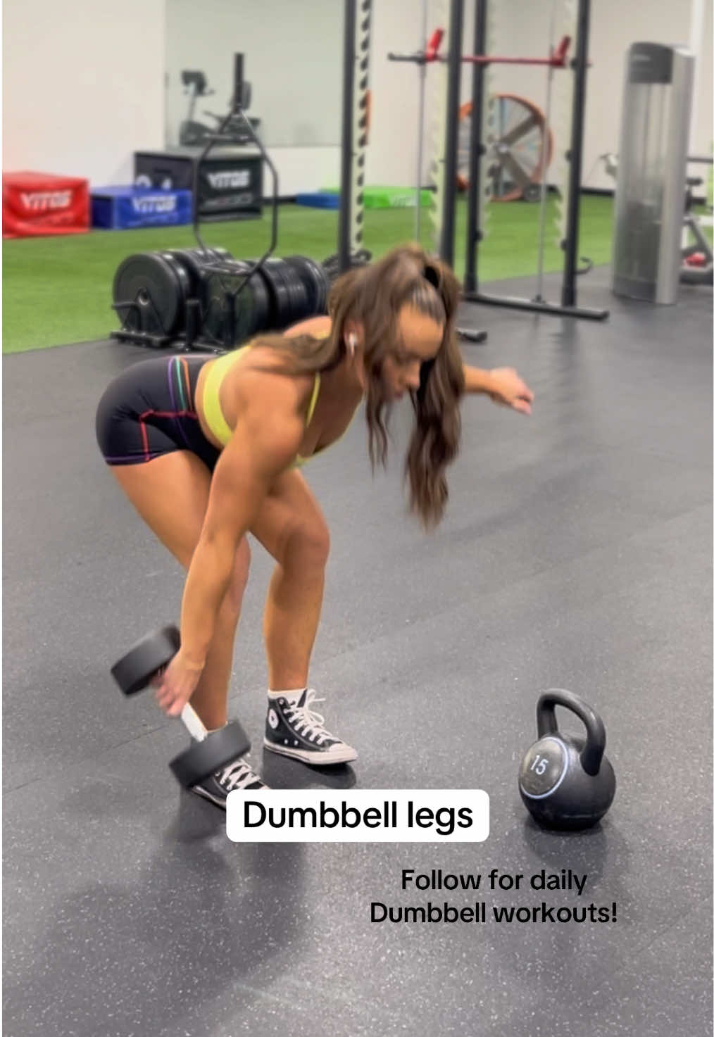 Daily dumbbell ideas! Follow along! Check the 🔗  • • • #fitnesschallenge #workoutideas #dumbbellworkout #workoutchallenge #shayfit 