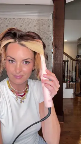 Do you prefer a curled bob, or a straight bob? #curledbob #bobhairstyles #hairstyletutorial #tiktokshopcreatorpicks #tiktokshopblackfriday 