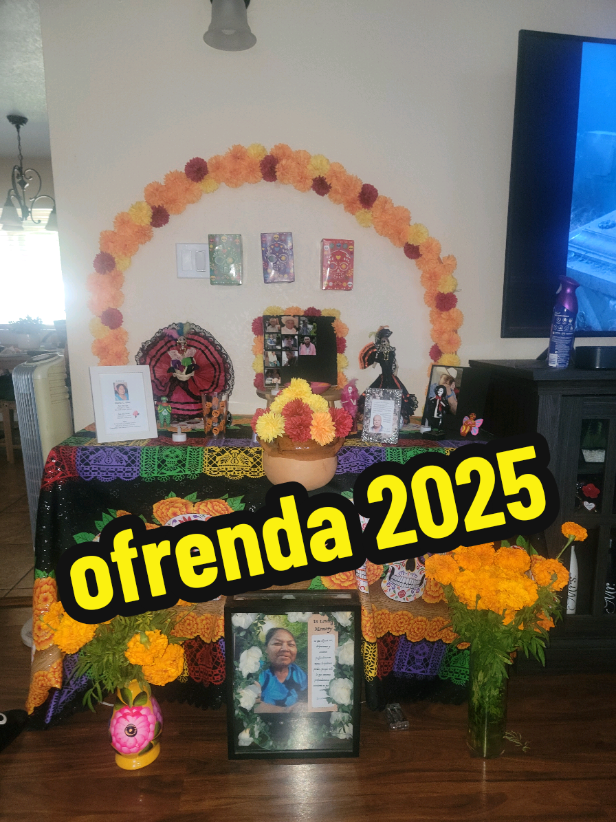 #diademuertos #ofrenda #seresqueridos #familia 