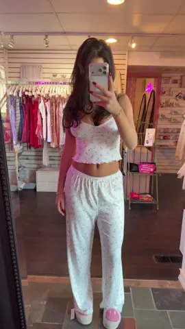 So obsessed with this @forloveandlemons set #cozyoctobersale #onfemme_lk #fallfashion #falloutfit #pinterestfall 