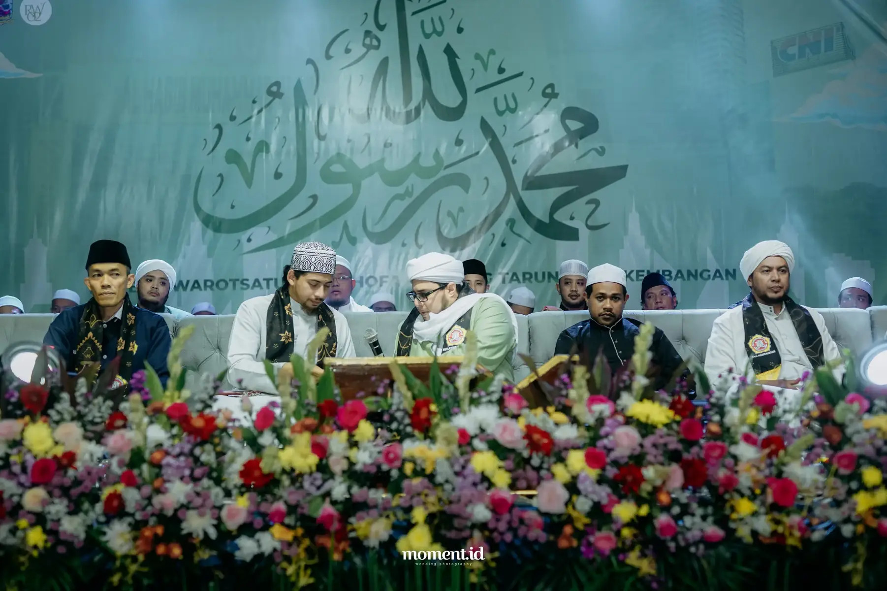 LIVE EVENT AKBAR JAKARTA BARAT BERSHOLAWAT Bersam Majelis Warotsatul Musthofa, 8 Majelis Gabungan, Karang Taruna Kecamatan Kembangan. Sabtu 1 November 2025 Area CNI, Kembangan Jl. Puri Kembangan, CNI ( Belakang WaliKota Jakarta Barat ) InsyaAllah Dihadiri : - Dr. Ir. Pramono Anung Wibowo, M.M - Al-Habib Ahmad Mujtaba bin Shahab - As-Sayyid Muhammad bin Munzir AlMusawa - Al-Habib Muhammad Albagir bin Alwy bin Yahya - Al-Habib Husein bin Alwy bin Yahya - Dewan Guru Majelis Gabungan 8 Habaib Live Streaming Via Youtube: Majelis Warotsatul Musthofa Info Mengundang Majelis Warotsatul Musthofa : 087781253898  0817839100 085813687165 Yuk Bantu share, komen, repost, like ya. ©2025 Majelis Warotsatul Musthofa #majeliswarotsatulmusthofa #warotsatulmusthofa #jakarta #jakartabarat #jakartaselatan 