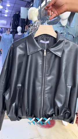 جديد ازياء ادم  🖤 قمصلة جلد نسائي 🧨🔥 قياسات 36-38-40-42🖇️🖇️🖇️ السعر 35,000 💸 متوفر خدمة توصيل 🚚  📍العنوان ميسان حي الرسالة سوق زبيد  . . . . . . . . . #ازياء_نسائيه #ازياء #جلد #عروضات #تخفيضات 