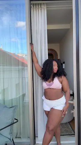 todays antics in Lisbon 🤏🏾✨#beezinthetrap #ootdinspo #lisbon #adultingwithcourtnee 