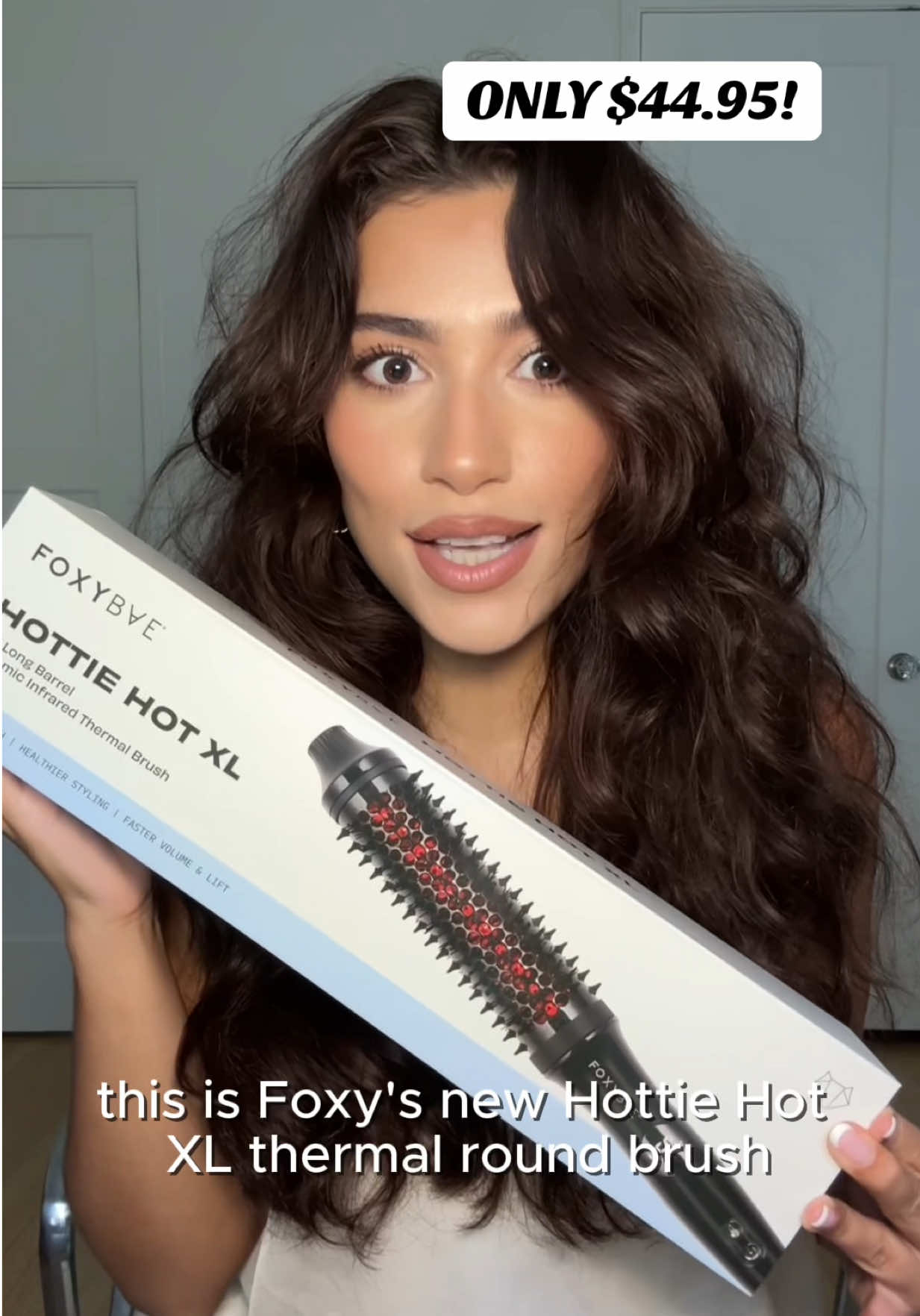 Hottie Hot XL: the easiest way to tame your mane! 🔥 ONLY $44.95 as part of our BIG SALE! Shop now to get the best deals of the year (while supplies last)!  #foxybae #hottiehotxl #hotbrush #blowout #hairtools 