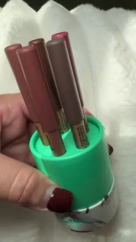 @MakeUpForEverUSA @makeupforever #holidays #makeup #tiktokshopblackfriday #tiktokshopcybermonday 