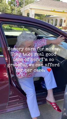 Taking care of love ones with dementia is hard. Mom does better with strangers for some reason. But I don’t miss my Sunday visits. ❤️#dementia #dementiaawareness #dementiacare tia