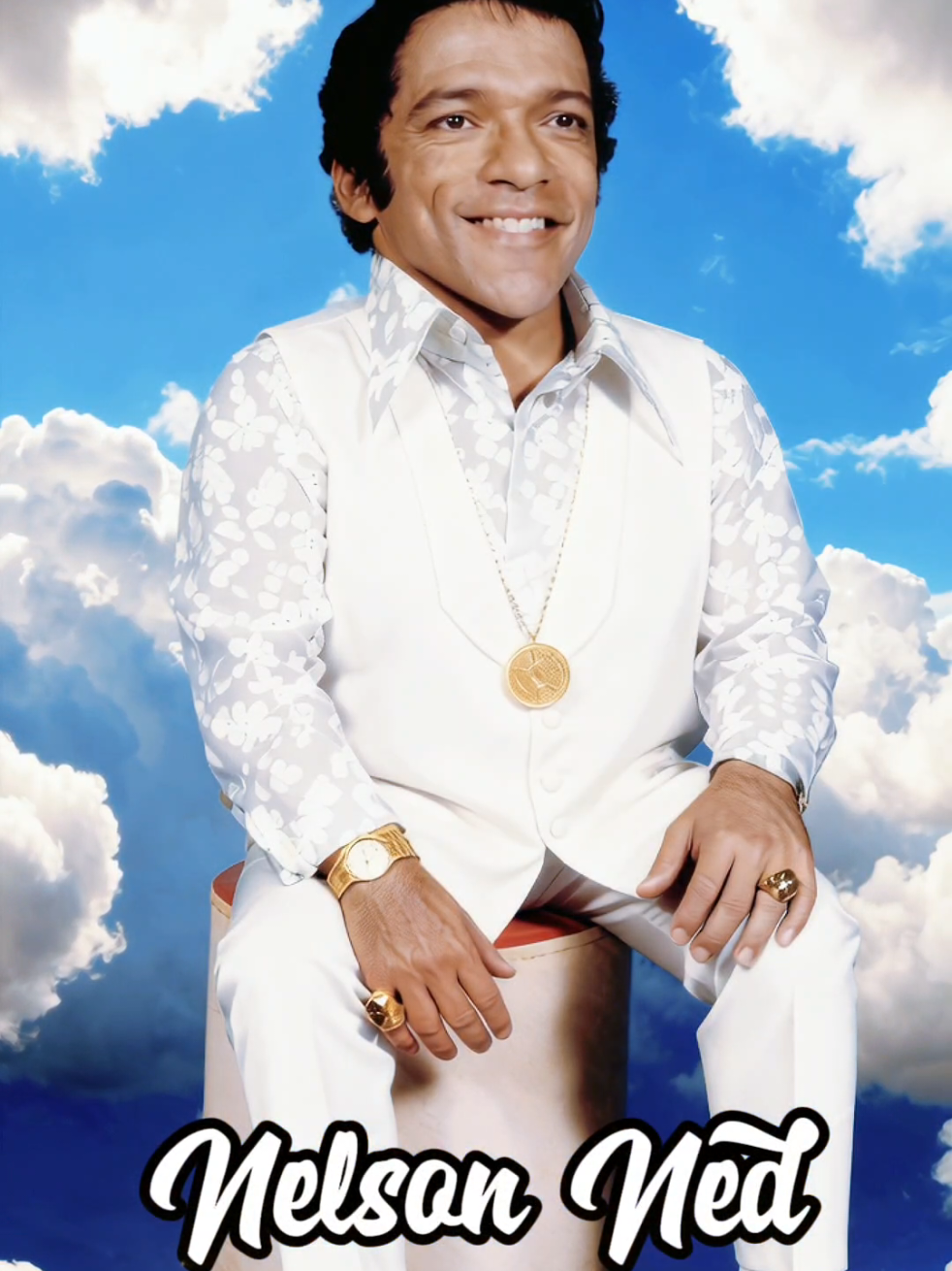 Nelson Ned — O Pequeno Gigante da Canção. Hoje, prestamos uma homenagem especial a um artista eterno: Nelson Ned. Com o auxílio da inteligência artificial, recriamos lembranças, gestos e emoções de um homem que fez da música sua voz e da fé seu refúgio. Nascido em 1947, Nelson Ned mostrou ao mundo que o tamanho físico não define a grandeza de uma alma. Ele conquistou multidões com sua voz poderosa, com letras profundas e com o coração cheio de amor e esperança. Com sucessos inesquecíveis como “Domingo à Tarde” e “Tudo Passará”, tocou o coração de milhões, transformando dor em poesia e saudade em canção. Mesmo após sua partida, suas músicas continuam vivas — nos rádios, nas lembranças e nas lágrimas de quem ainda se emociona ao ouvi-lo cantar. Nelson Ned foi e sempre será um símbolo de superação, fé e talento inigualável. 💫 Nelson Ned — O Pequeno Gigante da Canção, que jamais será esquecido. --- 🕊️ Quer eternizar a memória de alguém especial, assim como fizemos nesta homenagem? Com o auxílio da inteligência artificial, criamos vídeos e mensagens que mantêm viva a lembrança de quem marcou sua história. Entre em contato conosco e faça também uma homenagem emocionante ao seu ente querido. #nelsonned #domingoatarde #musicasantigas #bregaromantico 