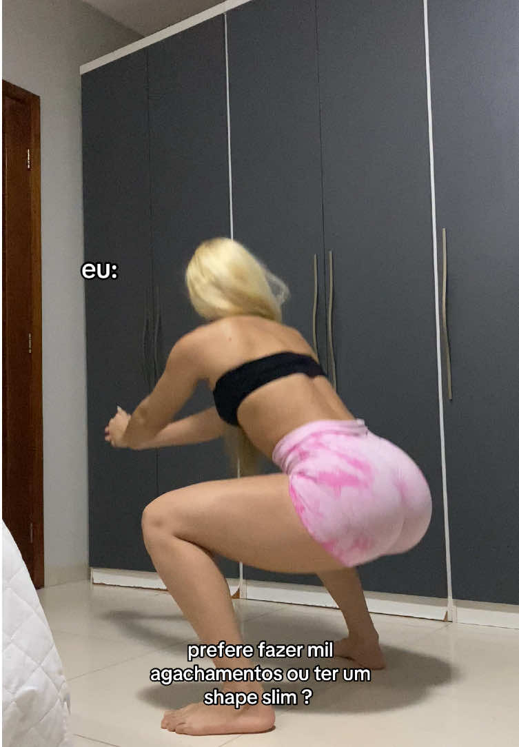 Shape slim? 🤣 Eu treino pra ficar igual uma égua 🐎 #shapeslim #fyp  #treinoemcasa #humormaromba #memefitness 