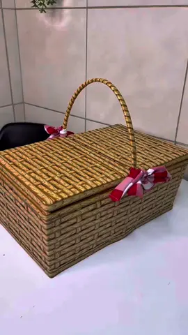 Piquenique com estilo? 🍓☀️ Essa cesta é perfeita pra deixar seus momentos ainda mais especiais — linda, prática e super charmosa! 🛍️ Comenta: EU QUERO que eu te mando o link! #piquenique #cestapiquenique #decor #presentes #achadinhos     