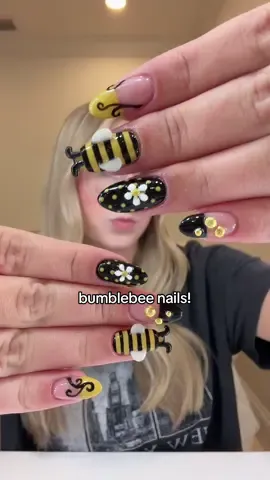 so cute 🤭 oops i never posted my last nail vlog 😭 #gelxnails #bumblebee #transitions #nailinspo #butteryellow 