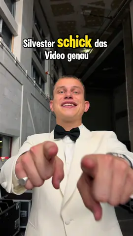 Kaum Halloween vorbei: Markier mit wem du Silvester feierst :) #ichhabsgutichhabdich 