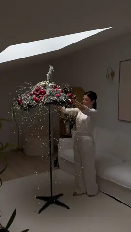 Publi. ÁRBOL NAVIDAD PLEGABLE 🎄@Rosé Home 🔗LINK EN BIO🔗 Comparte con tu compi de la Navidad 🎁🤭 Lo montas y desmontas en 10 segundos 😱 porque hay mil formas de vivir la Navidad y esta es la más práctica (y bonita)♥️  #parati#fyp #arbolnavidad #decoracionnavideña #decohogar 