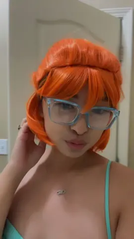 Either my hair is too thick for wigs or I don’t know to wear it! I couldn’t hide my hair at all! If only you seen the back 😂 🤦🏻‍♀️ #lucy #minions #lucywilde #wigs #halloween2025