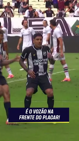 FESTA NO CASTELÃO! 🏁⚽️ Galeano decidiu de novo! O homem dos gols grandes apareceu na hora certa e abriu o placar pro Ceará. A torcida explodiu! 🔥 *Contém legenda automática #BrasileiraoNoSportv #Ceara #Fluminense #Galeano #Gol 