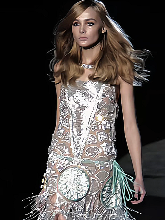 #SnejanaOnopka for #RobertoCavalli Fall/Winter 2006 #Runway #fashion #foryou 