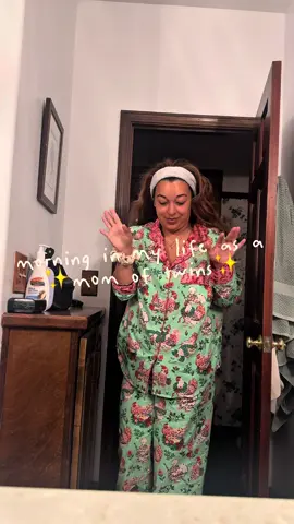 HAPPY SUNDAY BESTIES 🧚🏽‍♂️ #twinmom #fyp #morningroutine #morningvlog #momsover30 