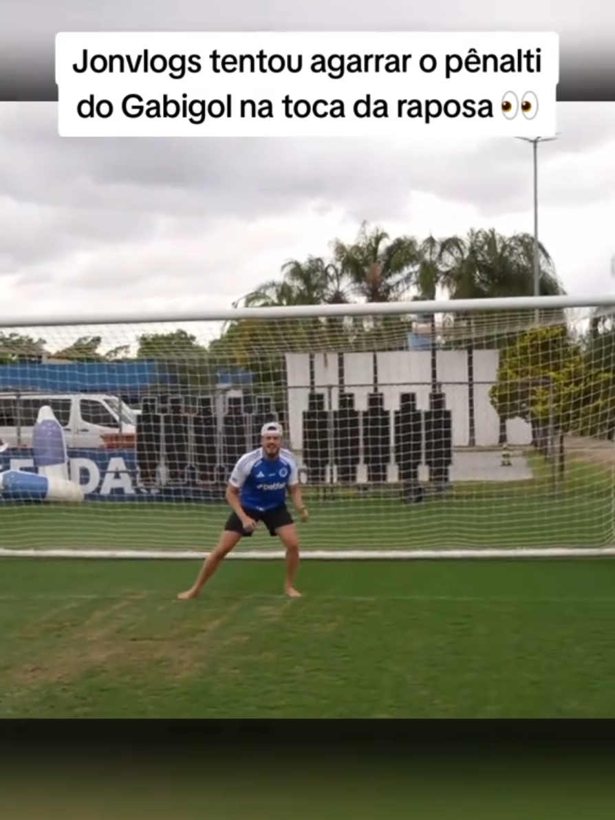 jonvlogs tentou agarrar pênaltis do Gabigol 👀#jonvlogs #gabigol #meme #viral 