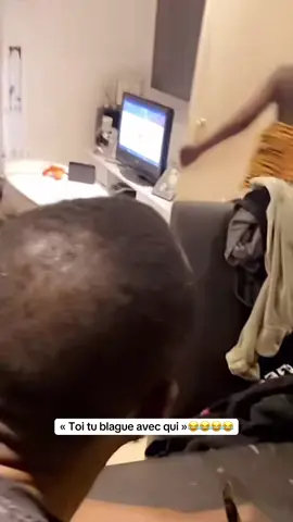 Abonne toi c’est marrant 😂#pourtoi #fourire #mdr #foryoupage❤️❤️ #devinnelapersonne 