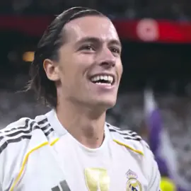 وانا اسويه دمعت 😭!!! #hala_madrid #asencio #raulascencio #راؤول_اسینسیو #carreras 