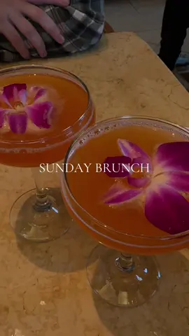 happy sunday 🫶🏽  #cheesecakefactory #sunday #sundaybrunch #drinks @social 