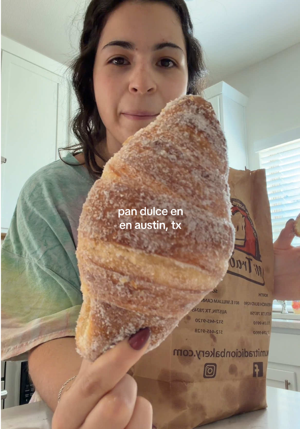 i had never bought pan dulce in austin and the one from mi tradicion bakery is so good — probamos el pan de muerto, las orejas, conchas, croissants y todo esta delicioso! here are the two locations: NORTH — 8716 Research Blvd 290, Austin, TX 78758 SOUTH — 801 E. William Cannon Dr 185, Austin, TX 78745 #austintx #atxfoodie #panaderia #mexicana 