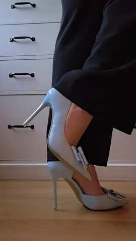 🎀🩵 #heels #highheels #shoecheck #pumps #stilletos 