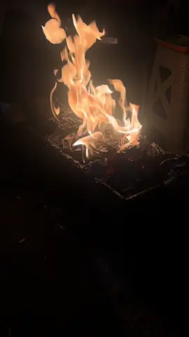 الناس توقد في برد الدجى حطبا وان قسا البرد بي اوقدت اشواقي #fyppppppppppppppppppppppp 