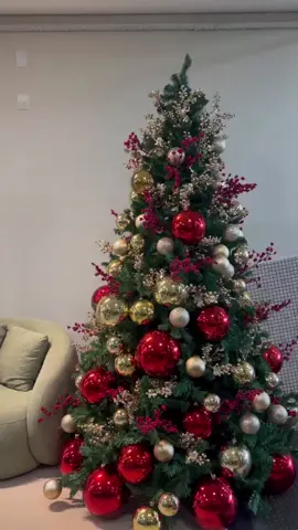 🎄✨ Deixe o Natal ainda mais especial com esse Pinheiro Canadense de luxo! Galhos super cheios, base de ferro reforçada e tamanhos até 2,40m para transformar sua decoração em um verdadeiro espetáculo natalino 🎅💫 💰 A partir de R$199,90 com 44% de desconto! 🛒 Garanta o seu na Shopee: 🔗 https://s.shopee.com.br/2g31GJoCpX #Shopee #AchadinhosShopee #Natal #DecoracaoDeNatal #ArvoreDeNatal  