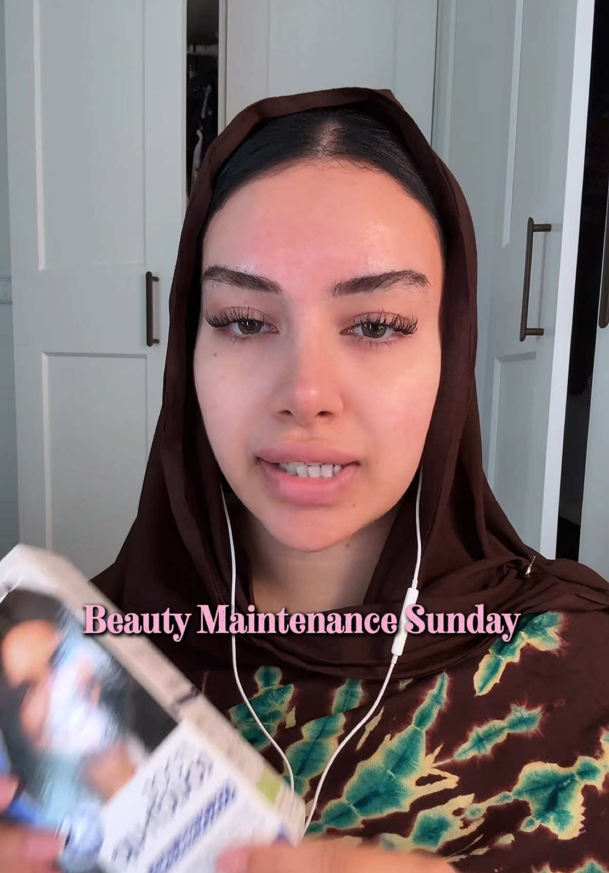 So is everyone else’s maintenance day on Sunday too 😭 also to all you guys that let me go crazy with the bleach?!?  It’s also time of the month so my skin is yuck #beautymaintenance #waxyourtash 
