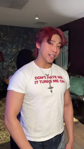 10 million people have seen me sing like mickey mouse so enjoy this outtake 😭 @hannahbahng  #songwriter #music #hannahbahng #madtsai #tour 