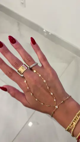 THE MADISON HAND CHAIN