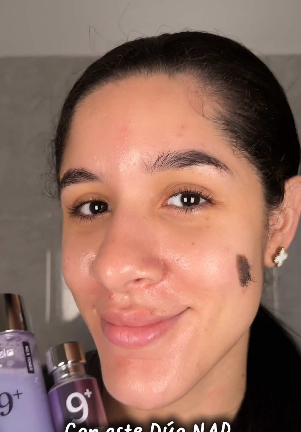 El secreto está en el NAD+, el ingrediente del que habló Hailey Bieber, ahora en el No.9 Essence de Numbuzin — tu botox natural para una piel más firme, luminosa y saludable. @numbuzin_global  #nadessence #nadtoner #nad #koreanskincare #numbuzin 