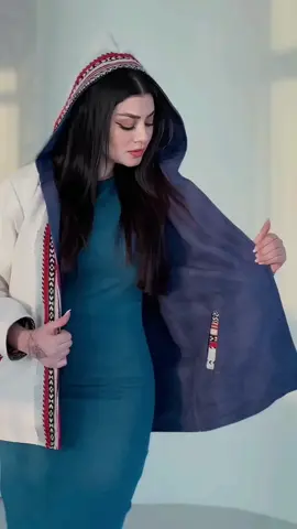 جاكيت شتوي دبل فيس نسائي يمنحك مظهراً عصرياً ودفئاً لا يُضاهى، مثالي لمشاوير الطلعات الشتوية والمناسبات اليومية. #جاكيت_شتوي #جاكيت_دبل_فيس #جاكيت #جاكيتات #تصميمي 