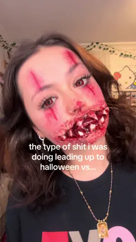 get u a girl who can do both xx #halloween #sfxmakeup #spookyseason #sfxmakeup 