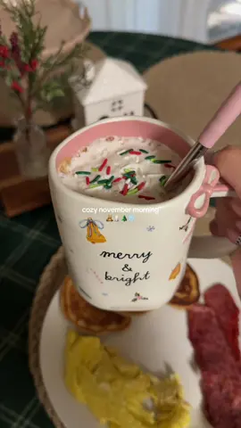 happy sunday! 🕯️☕️ so excited for Christmas season #morningroutine #christmasaesthetic #cozytok #aestheticroutine #pinterestaesthetic @Drunk Elephant @Hatch for Sleep @SKIN1004 US @Nespresso USA @Aritzia 