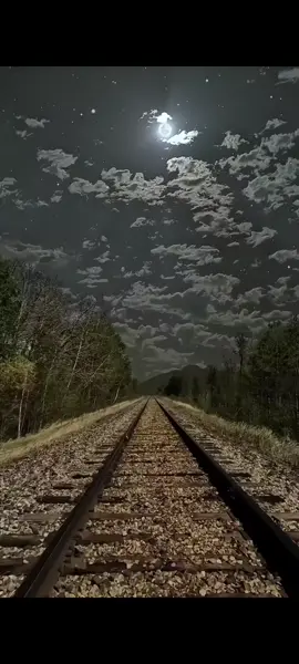 #içerik #duygusal #hisler #🥀🤍 #gülümse 