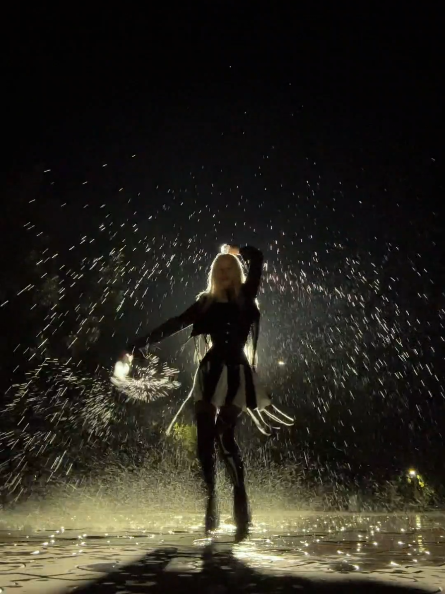 @KATSEYE (캣츠아이) 'GNARLY' water dance challenge by @Anko  #katseye_gnarly #katseye #gnarly #gnarlykatseye #캣츠아이