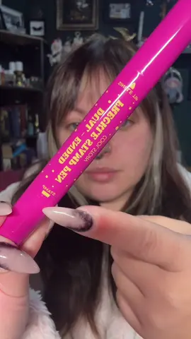 Natural looking freckles that don’t budge? Erm yes please 👌🏻  #frecklepen #beauty #makeu 