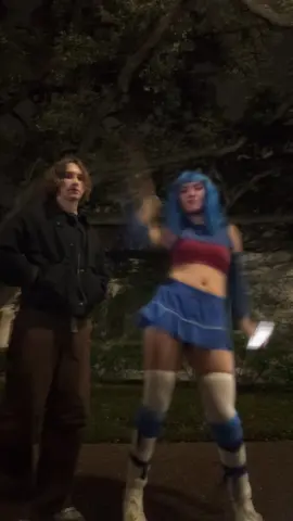 another one cause i’m obsessed with this costume #bladerunner2049 