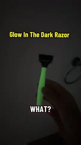 Glow In The Dark Razor #harrys #razor #shaving #glowinthedark 