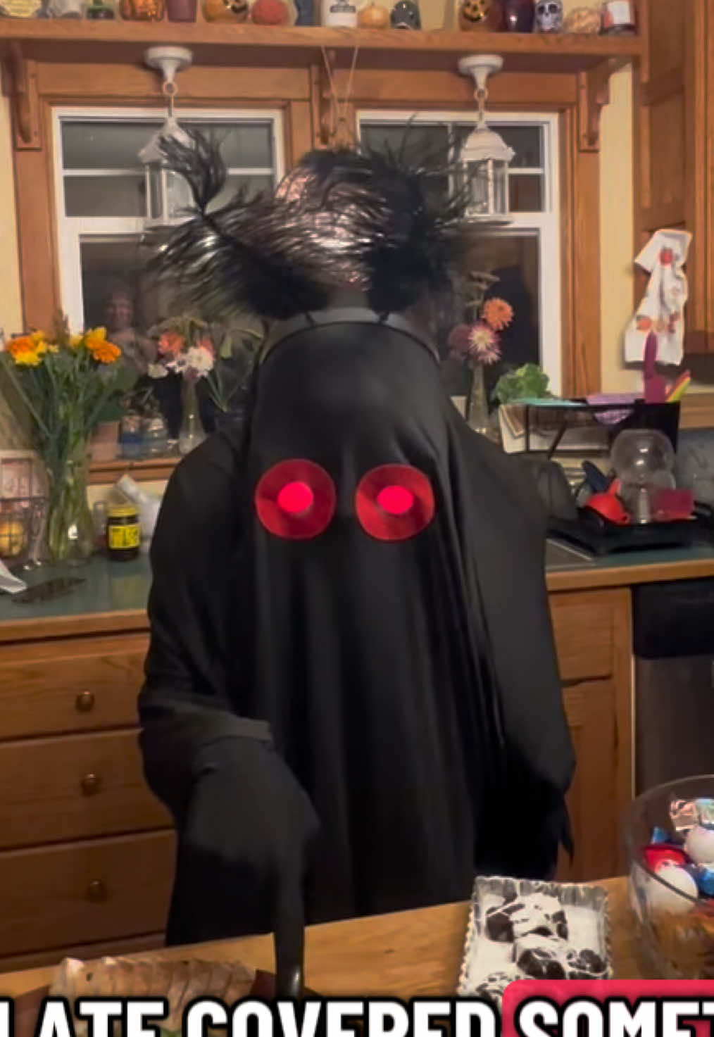 Mothman Says “wah eh?” ⭕️⭕️ Inspired by @day🌙  #mothman #waheh #FoodTok #mealideas #halloween 