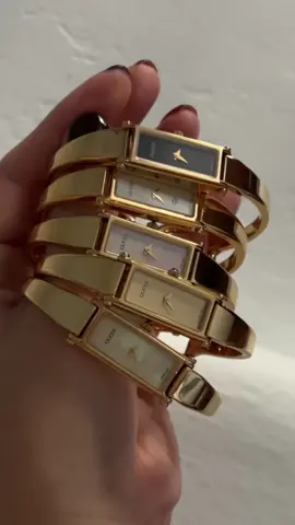 Vintage Gucci bangle watches are now available🤭✨　#vintagewatch #vintagejewelry #vintagegucci 