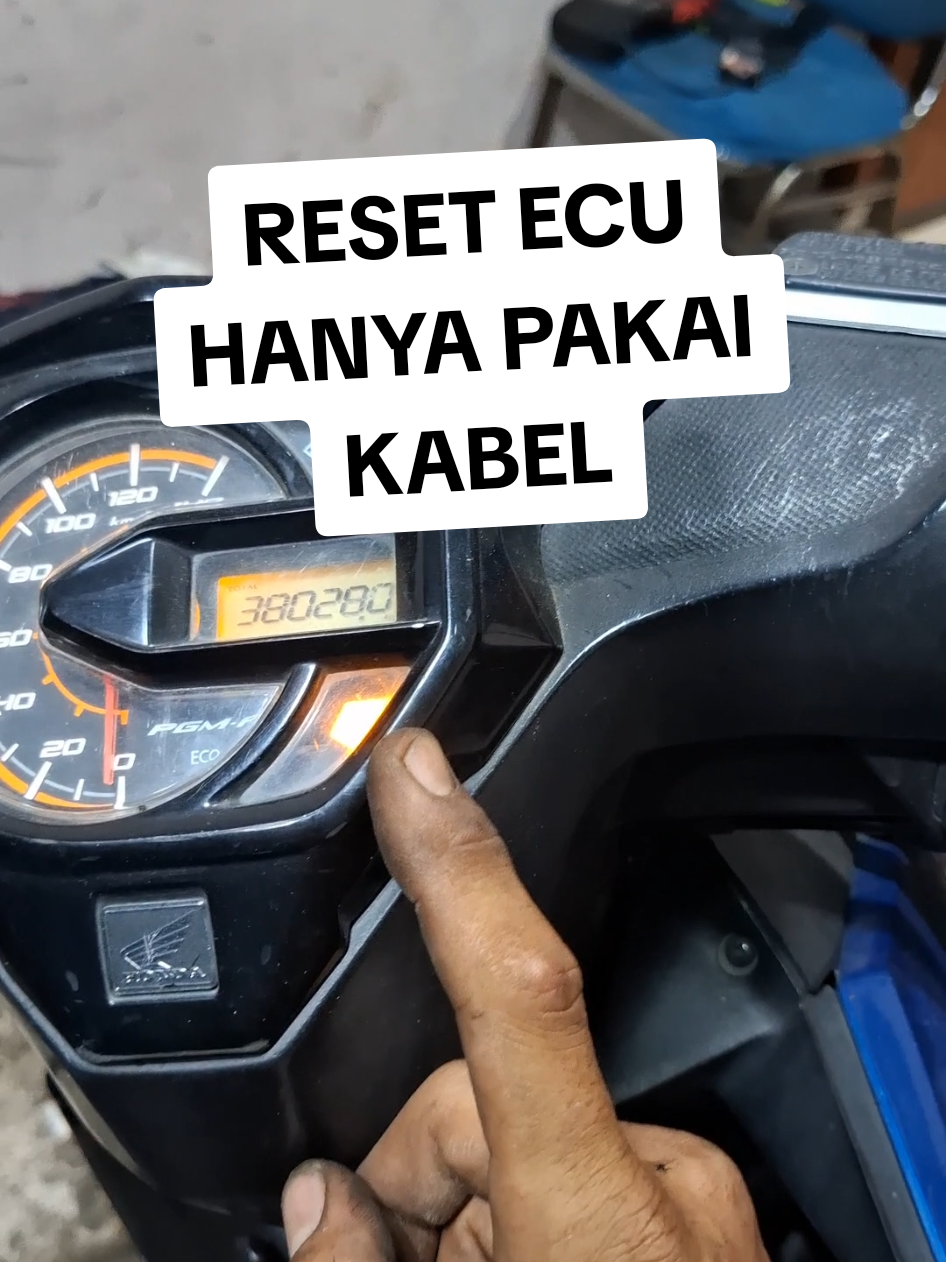 reset ecu tanpa scanner , motor responsif kembali  #bengkelmotor #servismotor #mekaniktiktok #mekanikmotor #fyp 