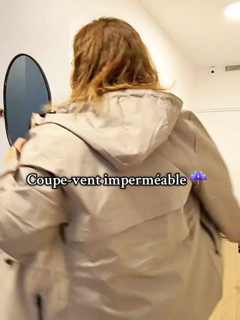 Rien ne passe avec cet imper ni vent ni pluie ni froid. On adore ! #tiktokshop #impermeable #vetementsfemmes #tiktokmademebuyit #pluie 