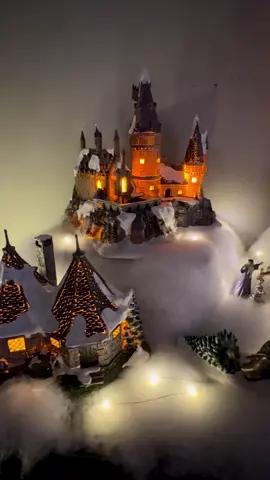 I cannot with this Harry Potter @Michaels Stores Christmas village set. My new favourite Christmas piece! #fyp #harrypotter #harrypotterchristmas #christmastiktok #christmas 