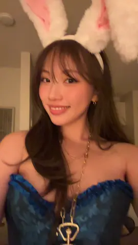 here’s another one oops 🫢#whiterabbit #halloween #costume #aliceinwonderland 