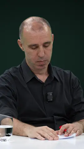 📺 FIFA Kokartlı Eski Hakem Aleks Taşcıoğlu, Beşiktaş-Fenerbahçe derbisinin tartışmalı pozisyonlarını değerlendirdi.  #Beşiktaş 🆚 #Fenerbahçe